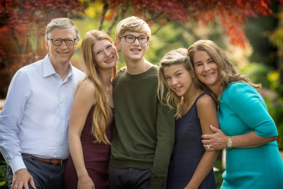 bill-gates-family-1724500272.jpg