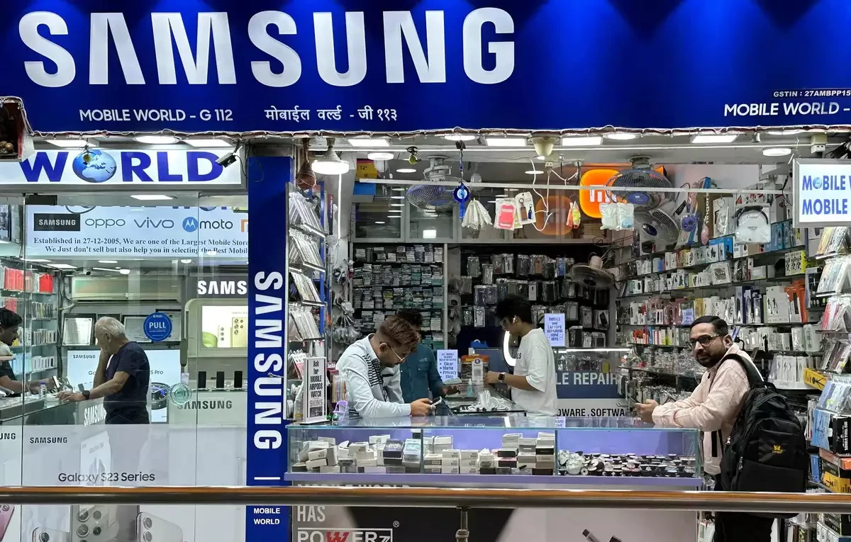 samsung-accuses-india-antitrust-body-of-detaining-employees-seizing-data-unlawfully-1734061975.webp