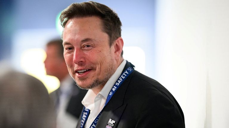 elon-musk-1736408284.jpg