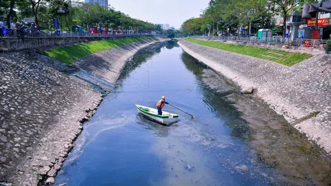 Hà Nội: Lấy nước sông Hồng để hồi sinh sông Tô Lịch