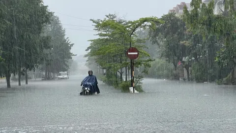 Miền Bắc bước vào đợt mưa lớn, kéo dài nhiều ngày