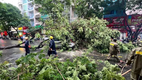 Cảnh sát Hà Nội nhận hơn 70 tin báo cứu nạn, cứu hộ