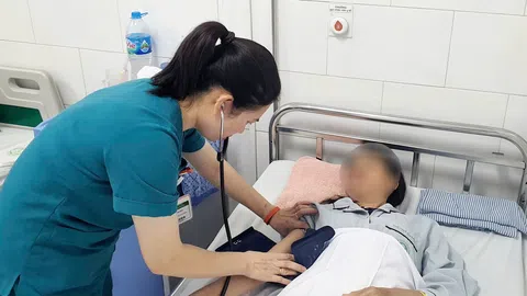 Uống nước kiềm "chữa bách bệnh" khiến nhiều người nhập viện