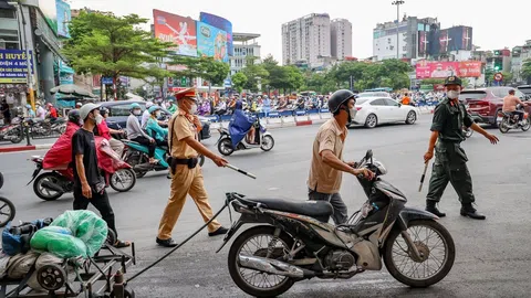 Hà Nội: Các tổ công tác đặc biệt mạnh tay với tài xế che biển số xe