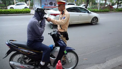 Bỏ xe không nộp phạt sẽ không được cấp, đổi giấy phép lái xe