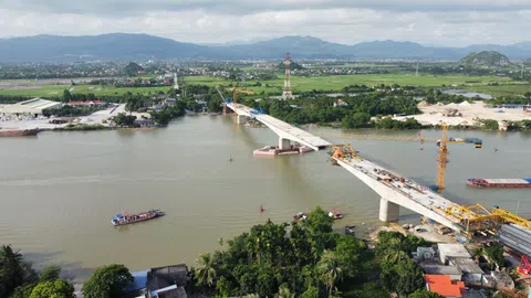 Cầu Lại Xuân nối Hải Phòng và Quảng Ninh dự kiến hợp long trong tháng 8