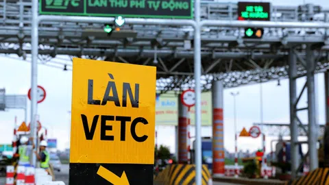 Thí điểm làn thu phí tự động tại Sân bay Nội Bài và Tân Sơn Nhất