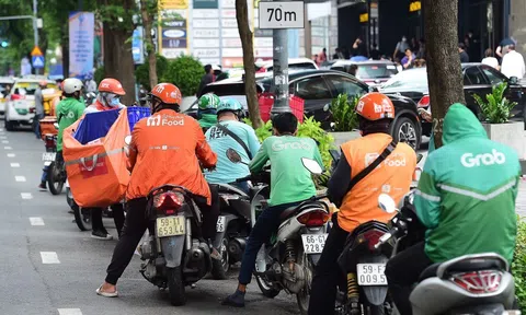 Thu nhập bấp bênh, tài xế công nghệ "sống mòn" ở phố thị