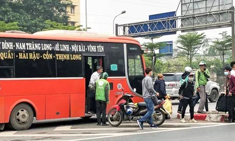 Tình trạng “xe dù, bến cóc” phức tạp cuối năm: Do quy định còn nhiều lỗ hổng