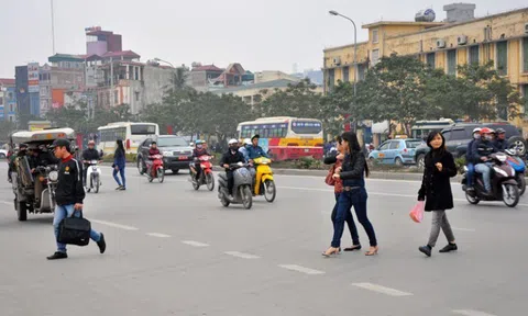 Nhiều vụ tai nạn xuất phát từ người đi bộ và suy nghĩ sai lầm sẽ được "du di" ngay cả khi vi phạm