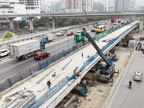 Cận cảnh tiến độ thi công dự án trọng điểm cầu vượt thép nút giao Mai Dịch - vành đai 3 Hà Nội