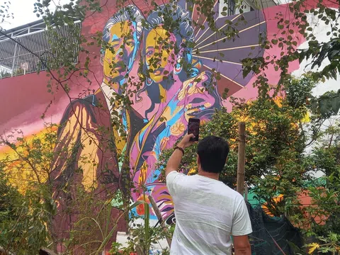 Những bức tranh nghệ thuật graffiti giúp cả khu phố khoác “bộ áo mới”
