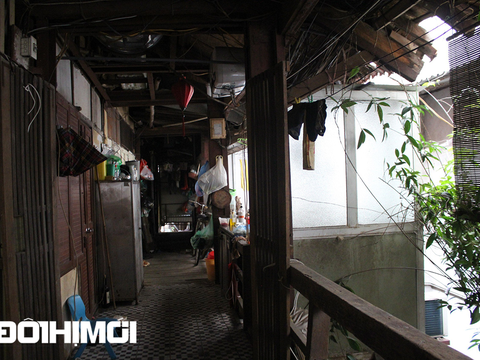 Rùng mình với khu tập thể gỗ 70 tuổi ở quận trung tâm Hà Nội sắp được cải tạo