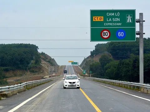 Từ ngày 4/4, cấm xe tải trên 30 tấn đi vào cao tốc Cam Lộ - La Sơn
