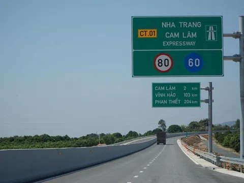 Cao tốc Nha Trang - Cam Lâm chính thức thu phí từ ngày 26/4