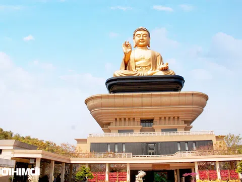 Độc đáo kiến trúc ngôi chùa có tượng Phật đồng nằm trong top cao nhất thế giới