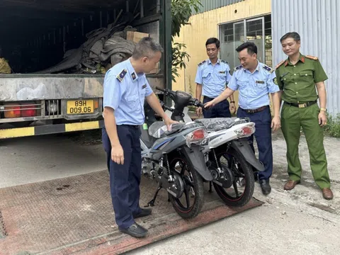 Mối nguy hiểm cho học sinh từ xe gắn máy “độ, chế”