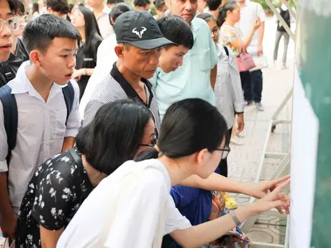 Tuyển sinh vào lớp 10: Giảm điểm chuẩn, tăng chỉ tiêu, thêm cơ hội cho học sinh khá, giỏi