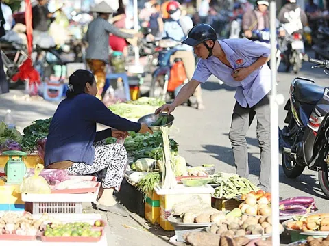 Điều chỉnh mức giảm trừ gia cảnh nên căn cứ thực tế đời sống thay vì cứng nhắc theo lộ trình