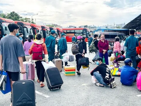 Lao động chọn về quê đón Tết sớm, chủ nhà trọ như “ngồi trên đống lửa”