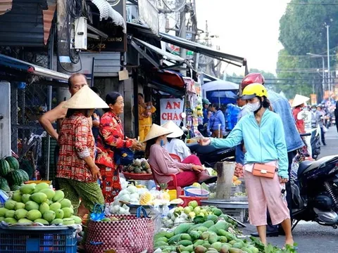 Nên giãn khoảng cách giữa các bậc thuế để giảm gánh nặng cho người lao động