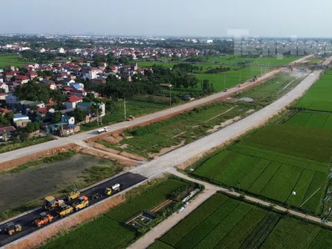 Đường Vành đai 4- Vùng Thủ đô với những km đầu tiên được thảm nhựa, hiện hình hài