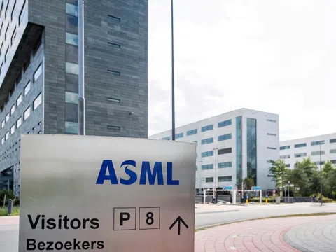 ASML ghi nhận đợt bán tháo cổ phiếu lớn nhất trong 2 thập kỷ sau khi lộ báo cáo tài chính