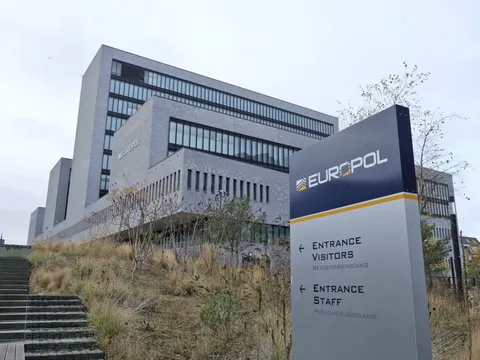 Europol: Các cuộc tấn công do AI điều khiển đang trở nên chính xác và tàn khốc hơn