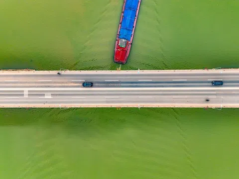 Cận cảnh cây cầu vượt sông dài nhất Việt Nam