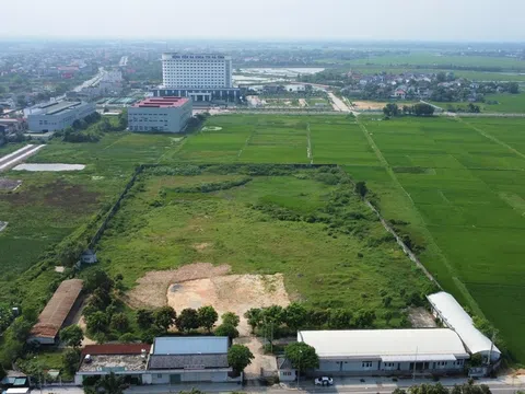 Sau 14 năm "đắp chiếu", dự án bệnh viện trăm tỷ ở Hà Tĩnh vẫn là bãi cỏ hoang