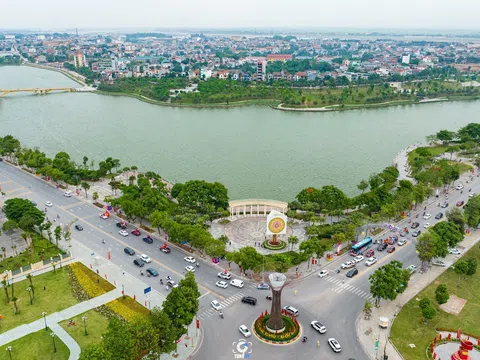 Ngắm đại lộ qua thành phố từng được công nhận dài nhất Việt Nam