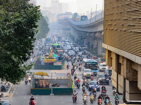 Hà Nội: Tiếp tục dựng lô cốt xâm chiếm lòng đường, dự án xử lý nước thải Yên Xá khi nào mới "về đích"?