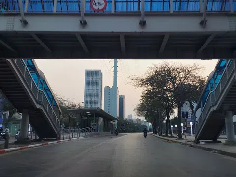 Mồng Một Tết Giáp Thìn: Yên bình hiếm hoi trên đường phố Hà Nội và TP. HCM